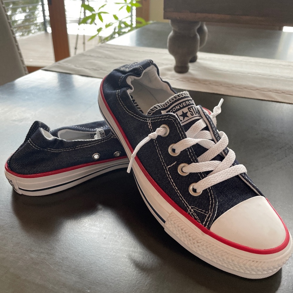 Women’s Converse size 8